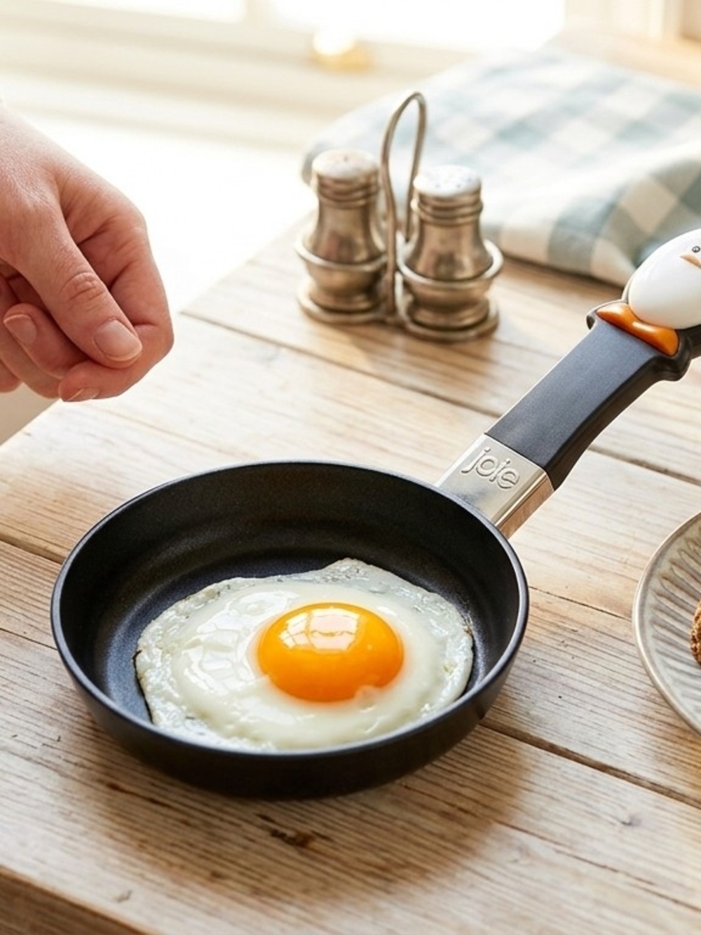 Joie Mini Non-Stick Egg Frying Pan - Cute Penguin Character Handle